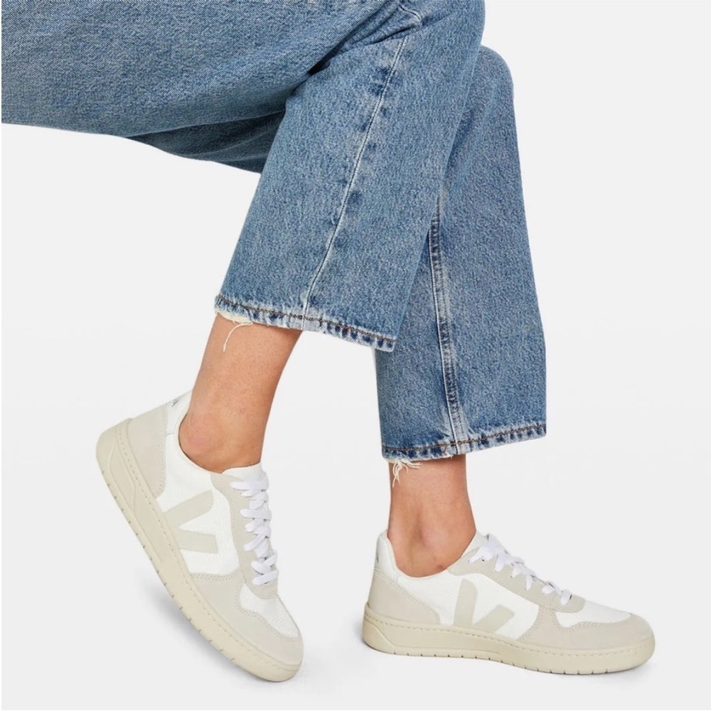 Veja V-10 B-Mesh Sneaker in White/Natural/Pierre sz 36EU/5US New in Box